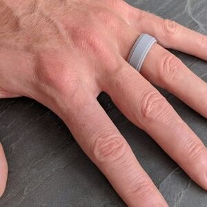 Silicone Ring Sz 14-16. NEW